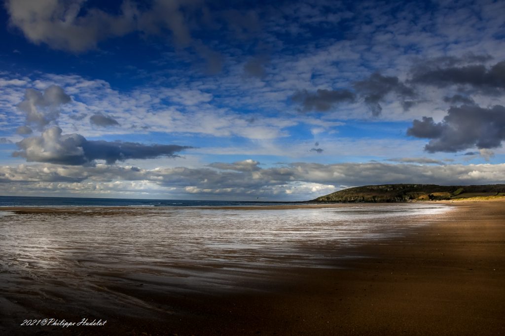 Une vue de la plage de Surtainville