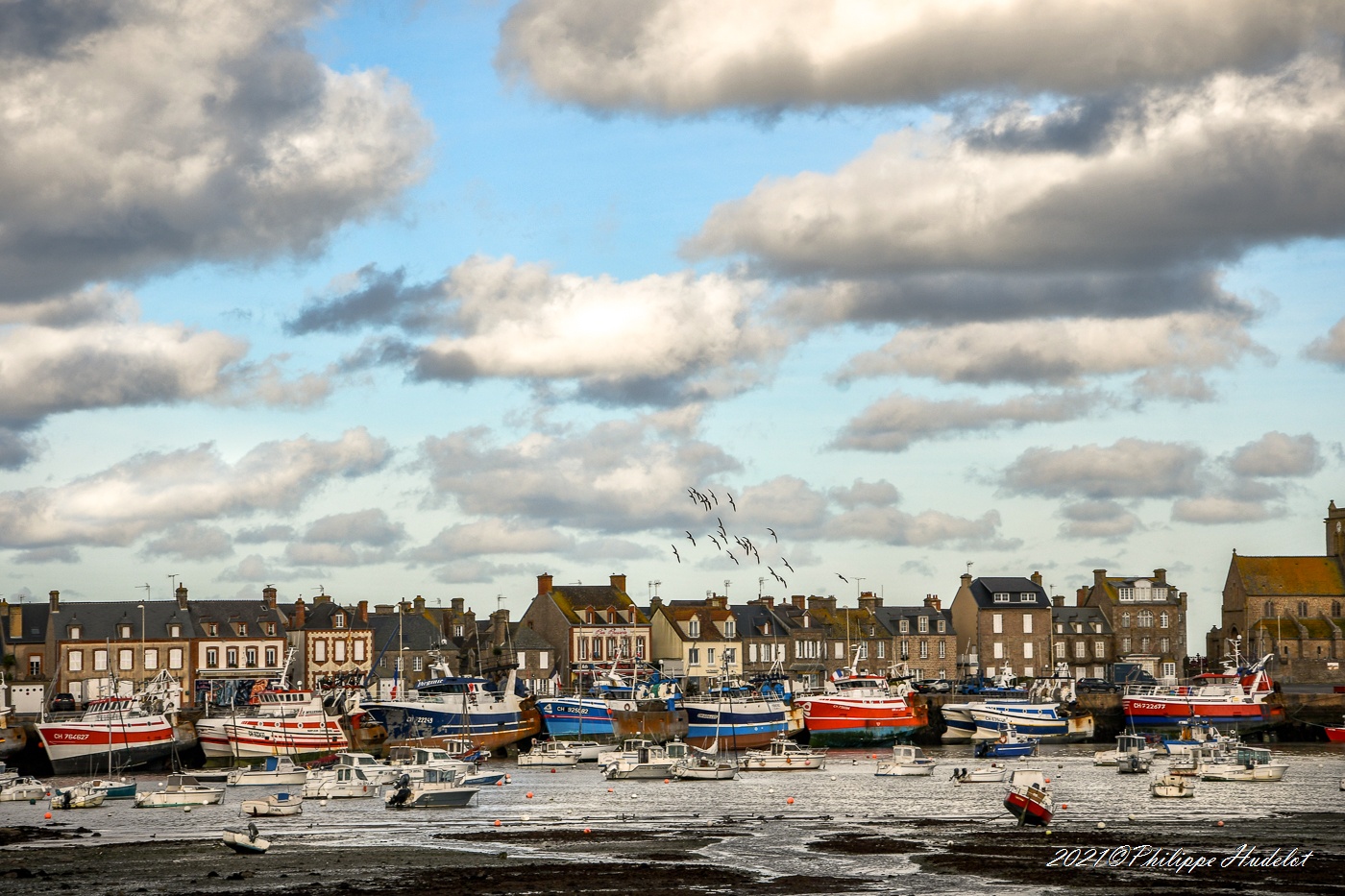 Une vue pittoresque de Barfleur et Cotentin, capturant leur charme authentique et historique.